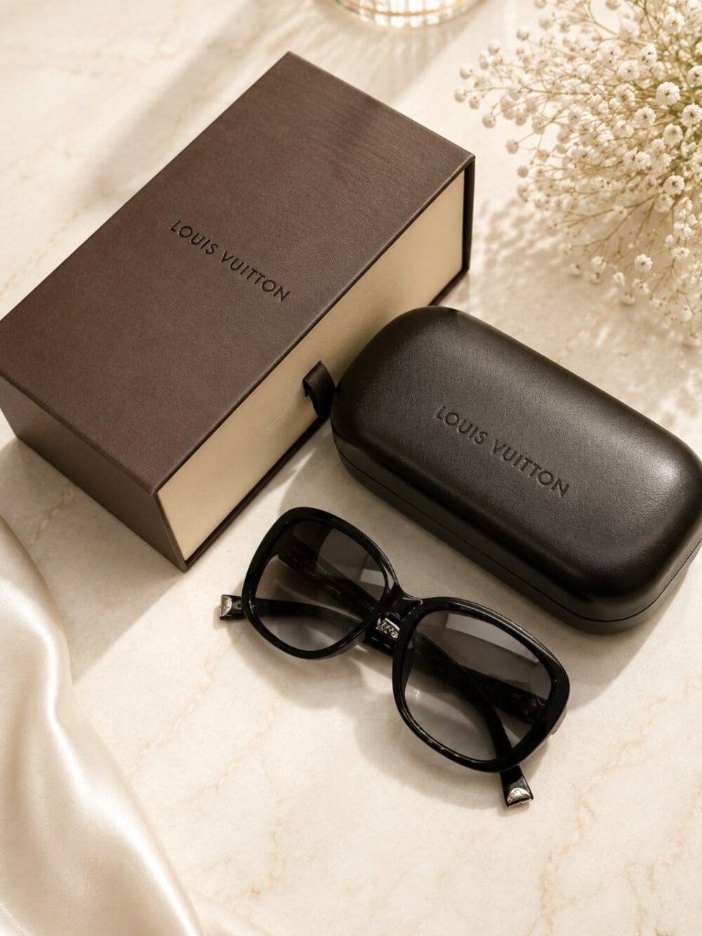 Authentic Louis Vuitton Z0457E Black Gradient Oversized Sunglasses for Women
